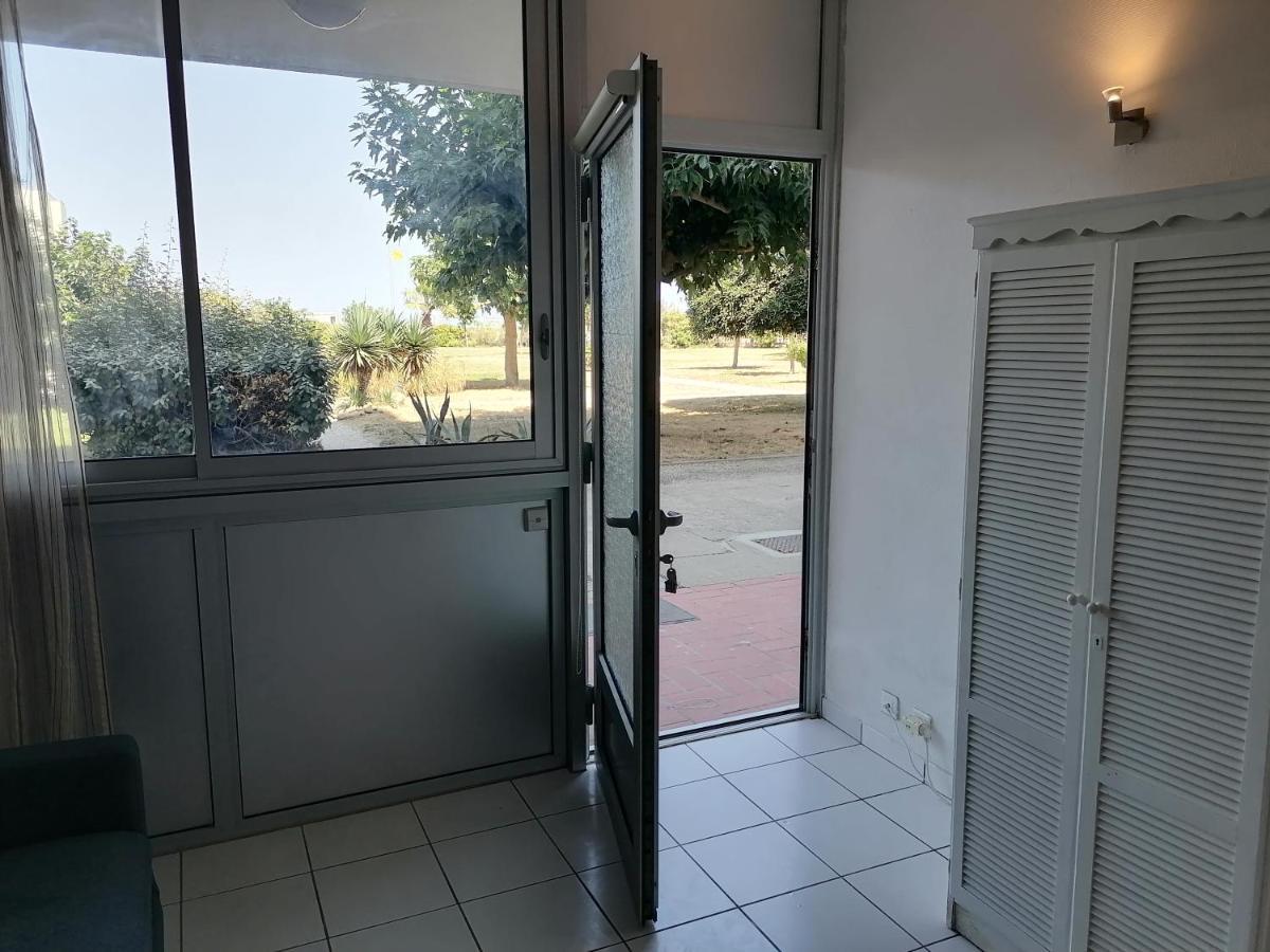 Ground Floor Studio With Access To Beach And Pool Le Barcares Exterior photo